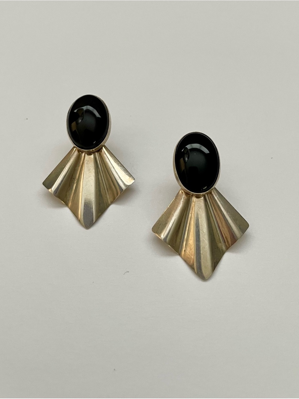 Vintage Silver Tone Fan-Shaped Earrings with Black Oval Stone